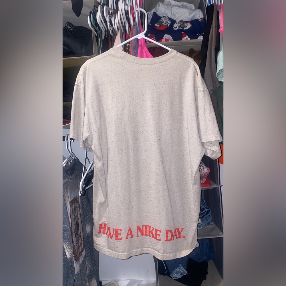 Nike men’s shirt